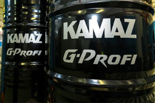 «Газпром нефть» начала поставки масел на сборочный конвейер «КАМАЗа»